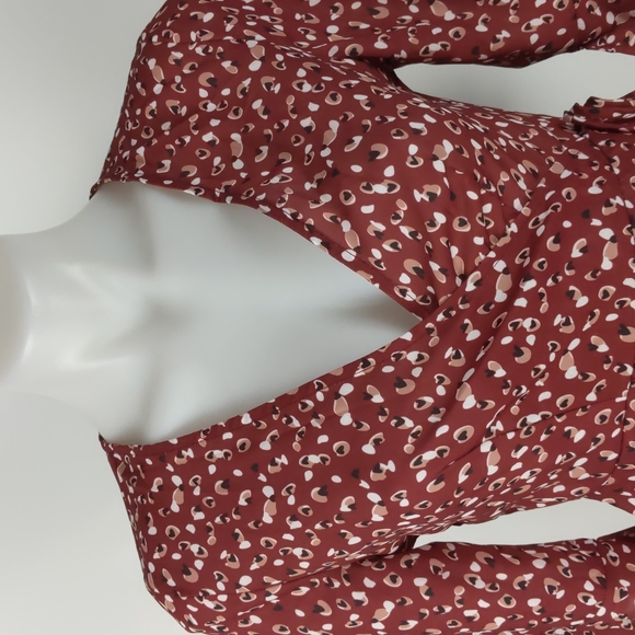 Ava Women's Top Size 8 Maroon Wrap 3/4 Ruffle Sleeves Peplum Tie-up Waist NEW - Picture 3 of 13